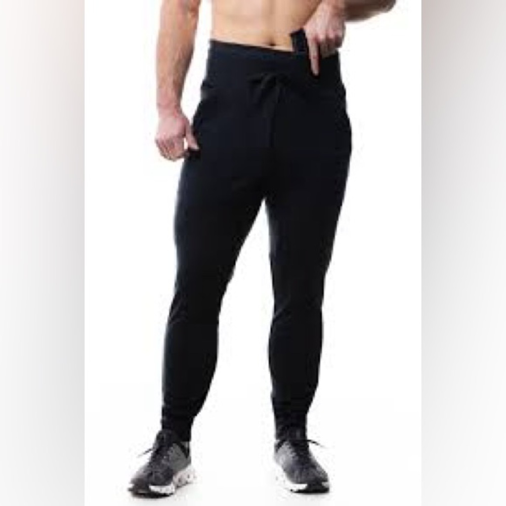 🌑NwT;Alexo  Interlock Perf. jogger 🌑